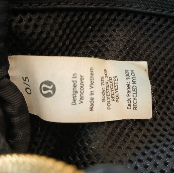 Lululemon Black Fleece Gold Festival Concert Crossbody Fanny Pack Bag Purse GUC - Picture 13 of 14